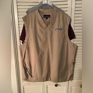 Men’s pullover weather vest with zipper pockets